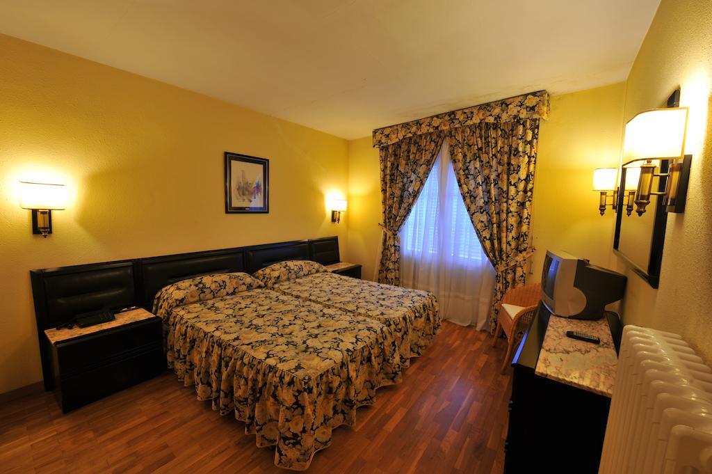 Hotel Tall De Conill Capellades Room photo